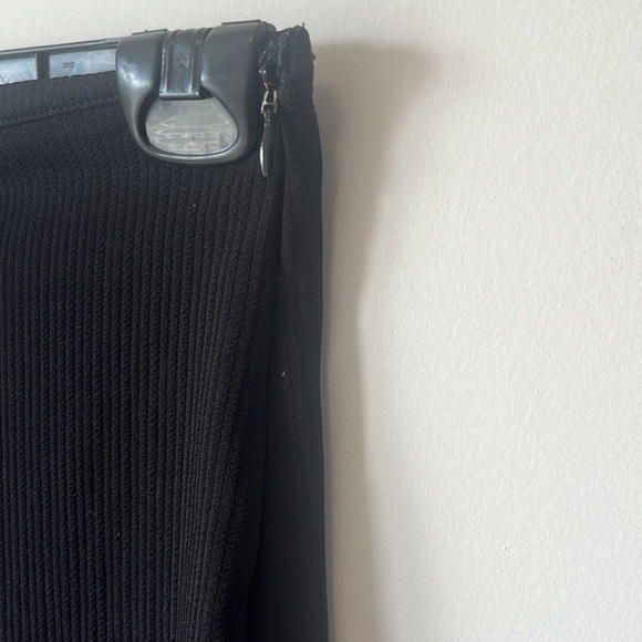 Black fitted bodycon midi skirt with slit and hook at waist - Picture 6 of 7